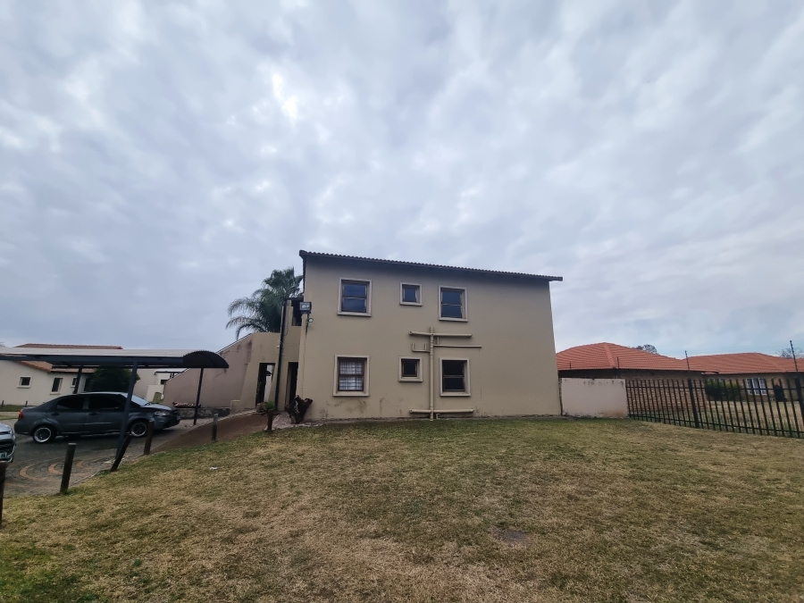 2 Bedroom Property for Sale in Waterval East North West